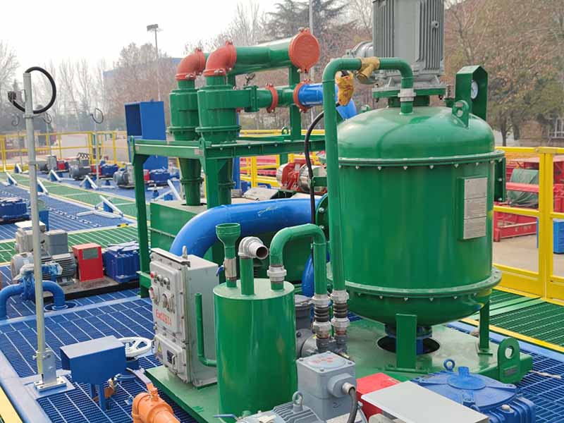 Что такое вакуумный дегазатор системы контроля твердых частиц?